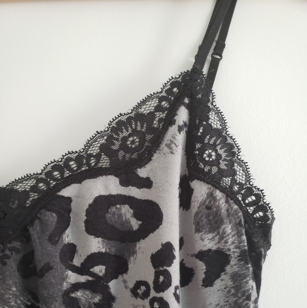 3/$30 Express Leopard Top - Picture 3 of 6